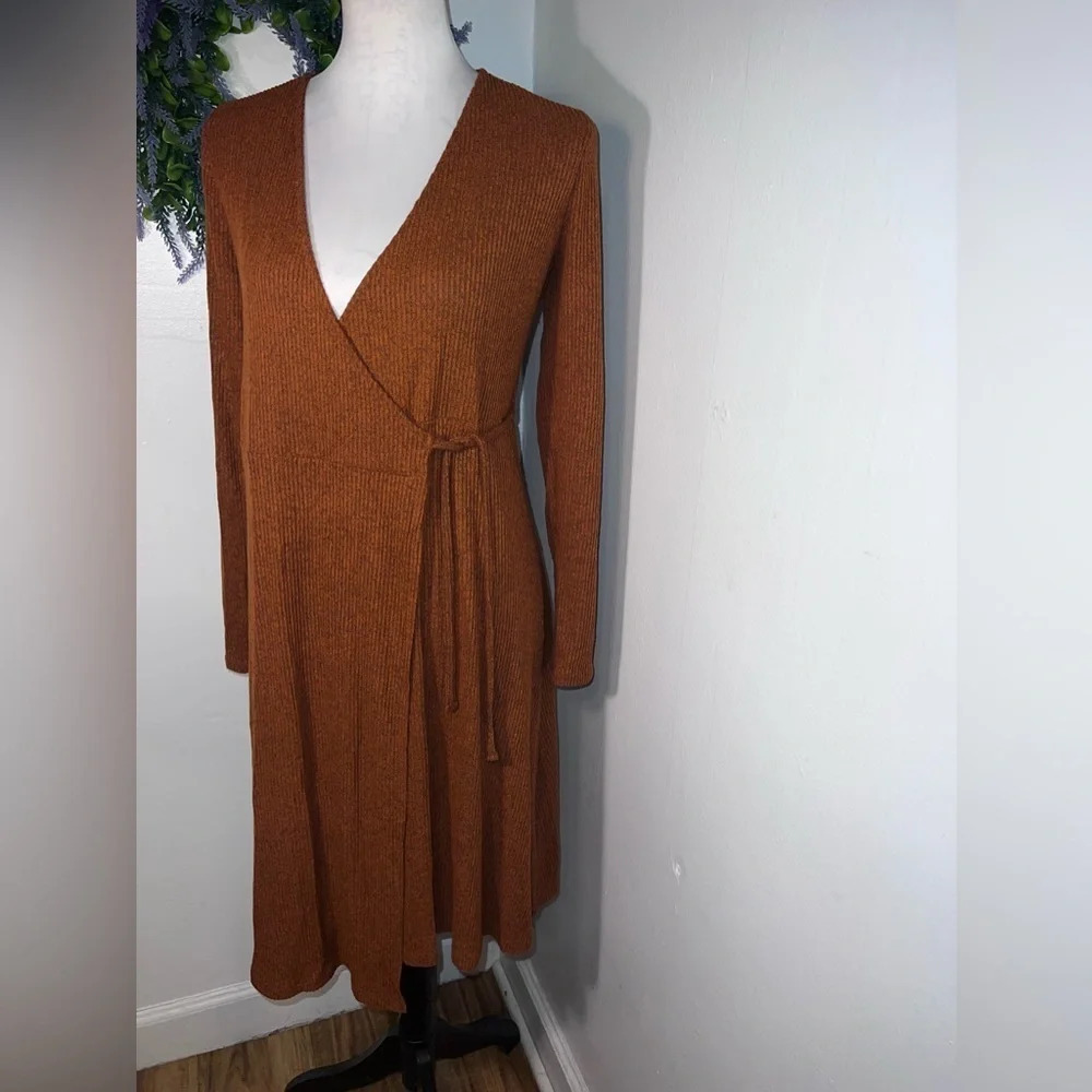 Old Navy,M, a spice of life ,long sleeve,ribbed wrap, sweater midi w/ waist tie.